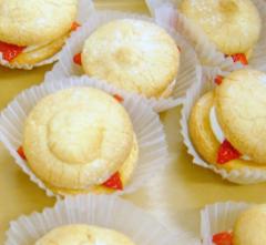 いちごとバナナのブッセ