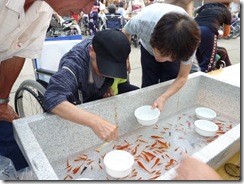 こりゃー 逃げるな～!!