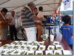 バザーの手伝いをしていただきました