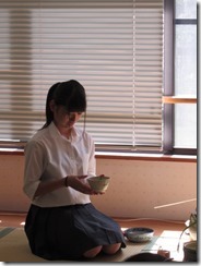 2013H250719 飛騨神岡高校茶道部 呈茶 011